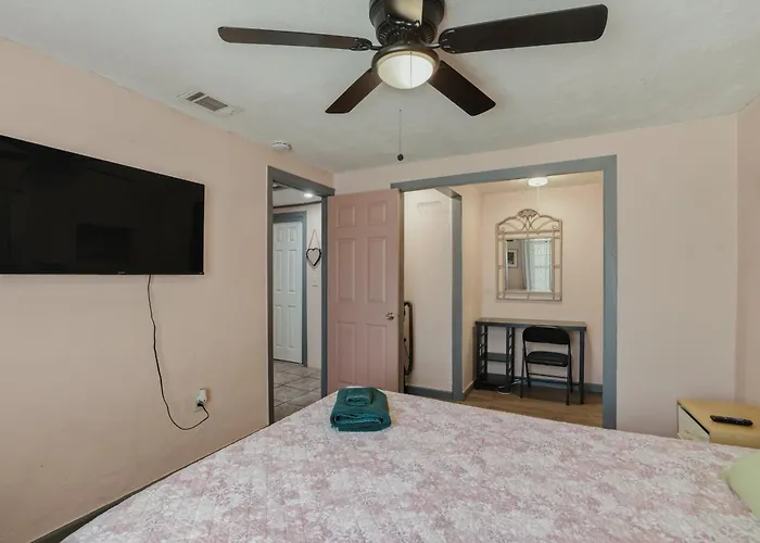 Bright 3br, Dogs, Fenced Yard, Fsu & Dwntown Сasa de vacaciones Tallahassee