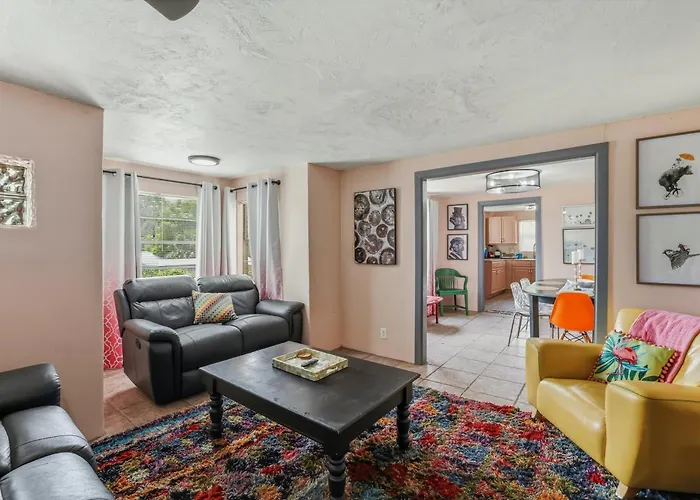 Bright 3br, Dogs, Fenced Yard, Fsu & Dwntown Сasa de vacaciones *