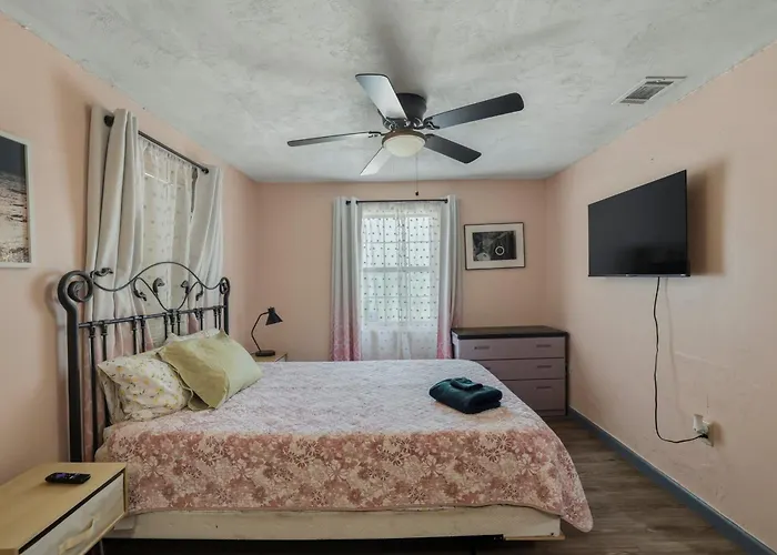 Bright 3br, Dogs, Fenced Yard, Fsu & Dwntown Сasa de vacaciones *