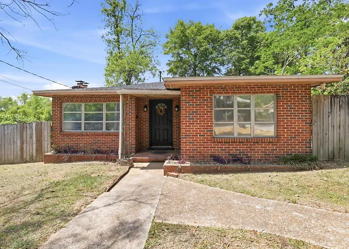Сasa de vacaciones Bright 3br, Dogs, Fenced Yard, Fsu & Dwntown Tallahassee